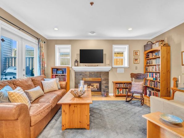 2818 W 3rd Ave, Vancouver, BC V6K 1M7