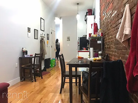 Rented by Rennit Inc. | media 24