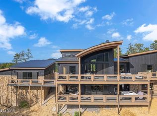 2665 Cloud View Dr, Sevierville, TN 37862