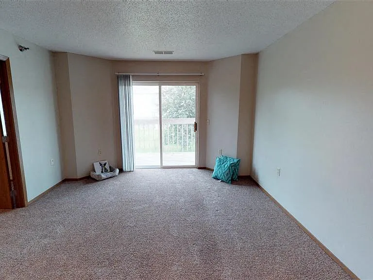 Oxbow Park Apartments — Photo 54