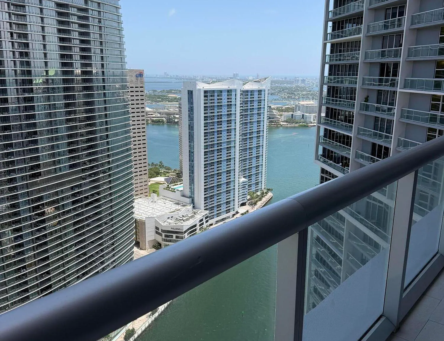 2 bed, 2.0 bath, 1168 sqft, $4,800 — Photo 4
