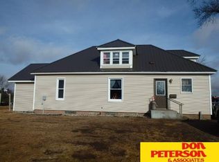 317 E Nebraska St, Coleridge, NE 68727