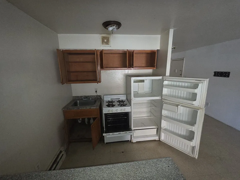 56 Locust Hill Ave #1B