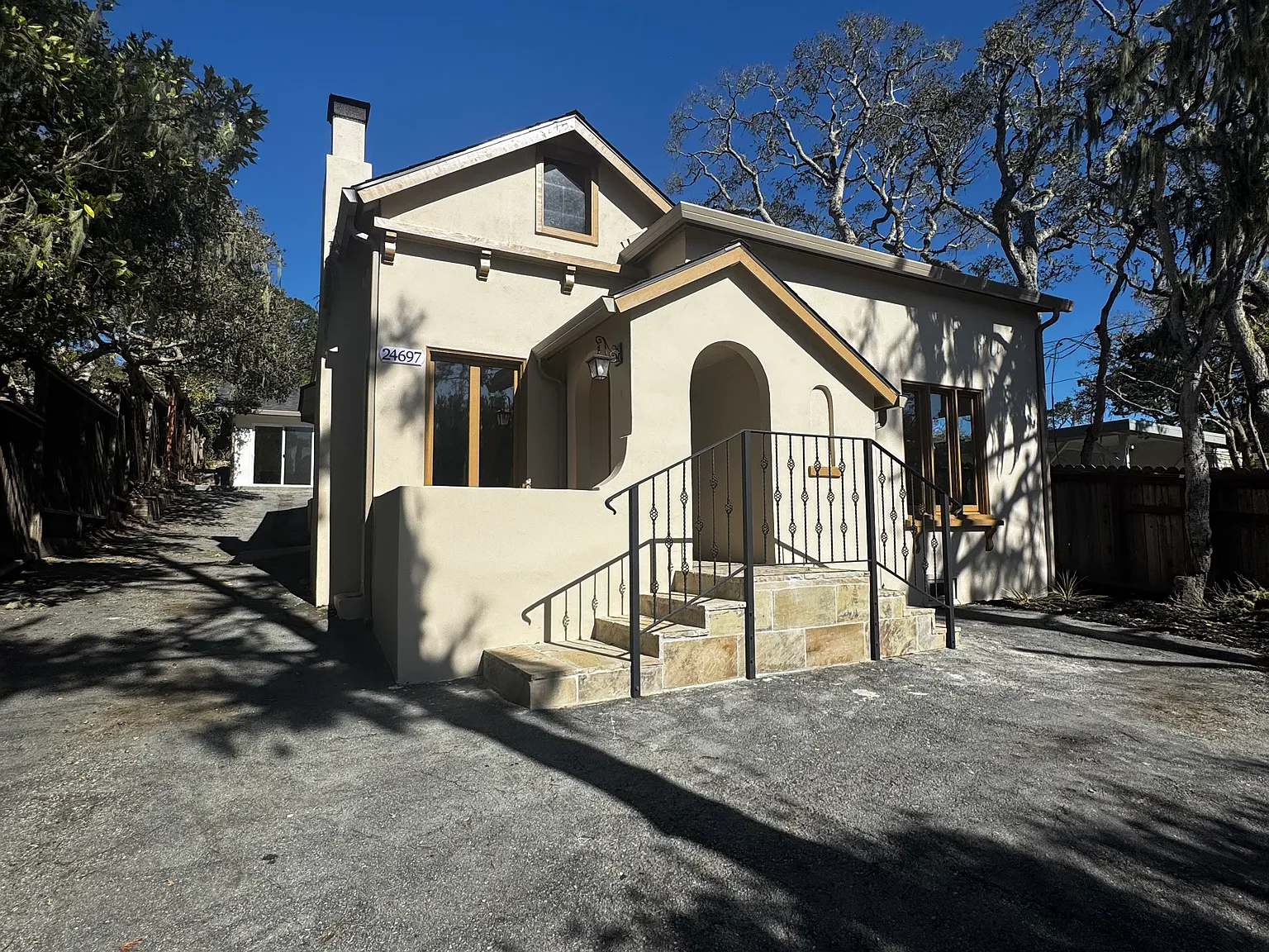 2 bed, 822 sqft, $3,500 — Photo 2