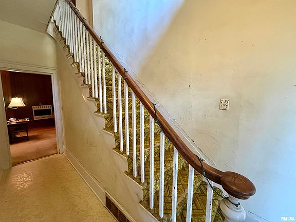 5th image of 215 W Pine St