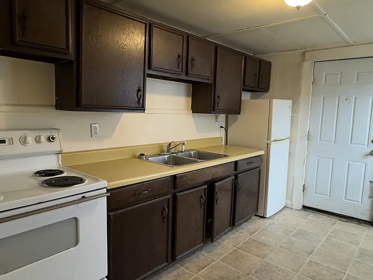 88 Elm St — Photo 1