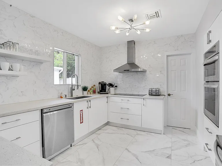 3025 Center Ave — Photo 13