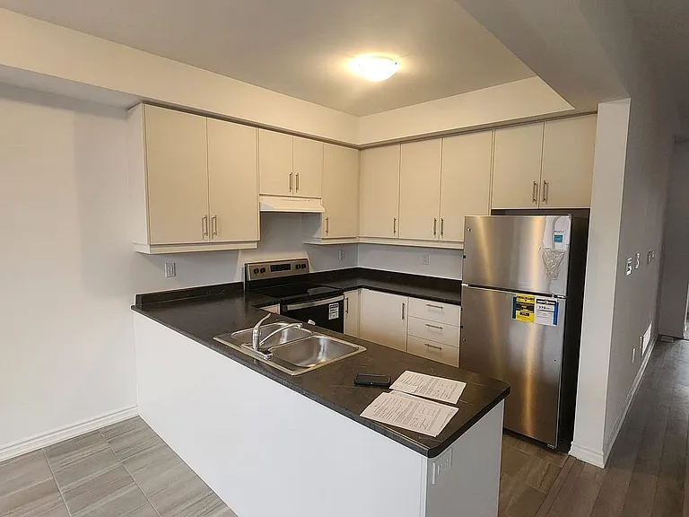 7432 Baycrest Cmn — Photo 6