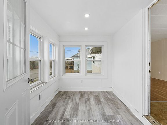 4th image of 64 Alexander St