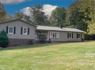 2127 Williams Wood Dr, Morganton, NC 28655