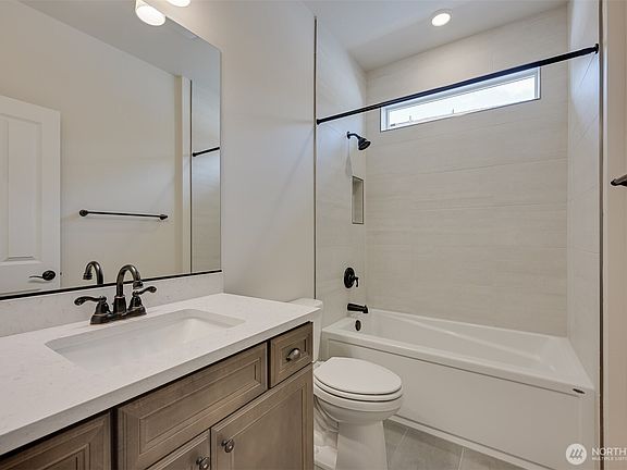 4th image of 14824 206th Avenue E #2552