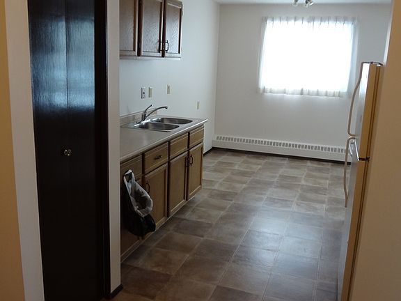 3rd image of 5735 54th St