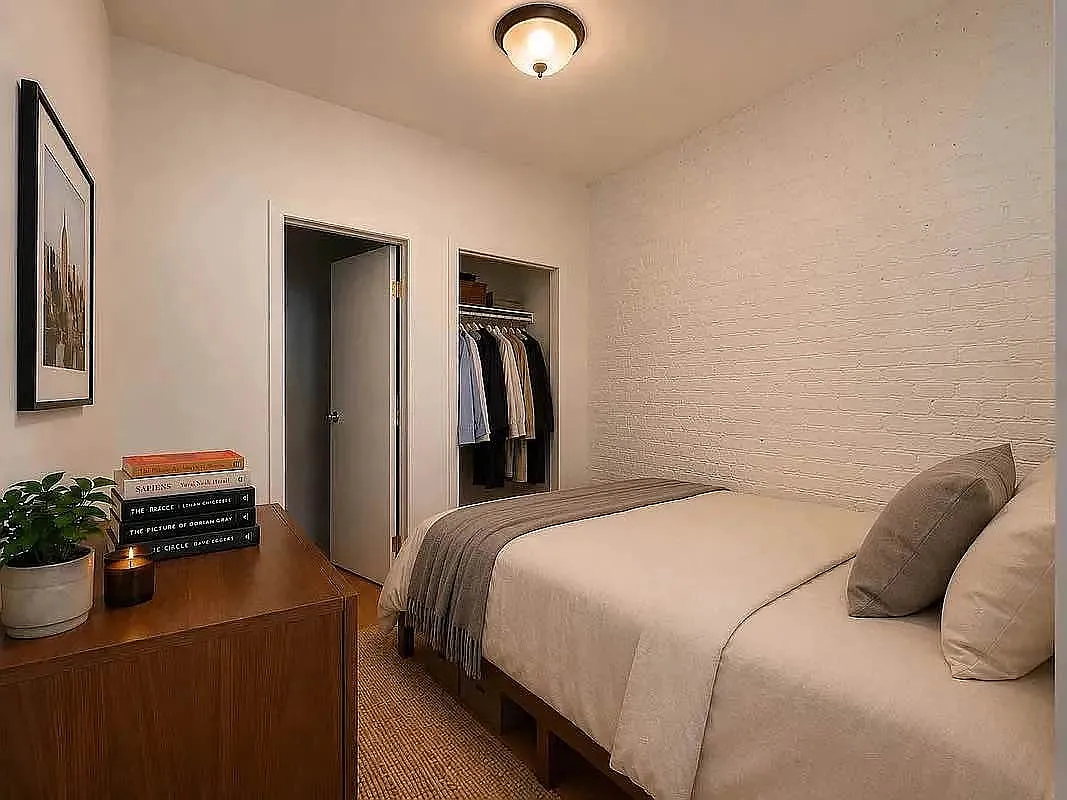 267 East 10th Street — Photo 2
