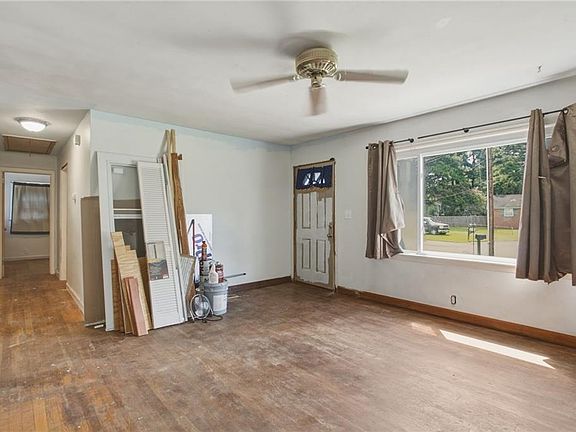 5th image of 504 Plummer Dr