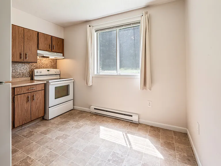 121 Bailey St #D31 — Photo 8