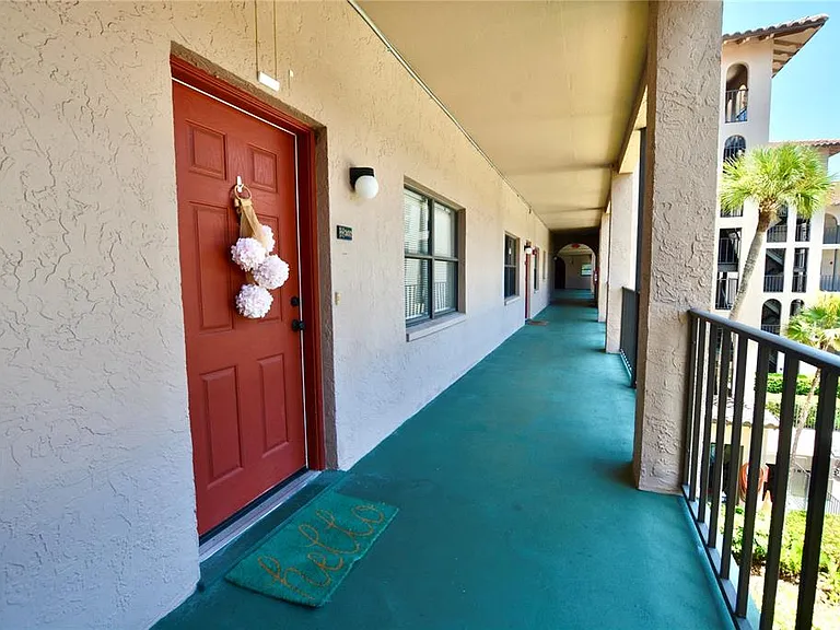 6150 Gulfport Blvd S — Photo 9