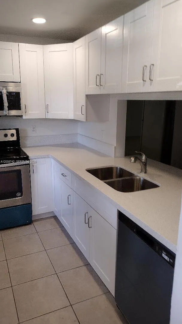 Townhomes Of Monterey — Photo 1