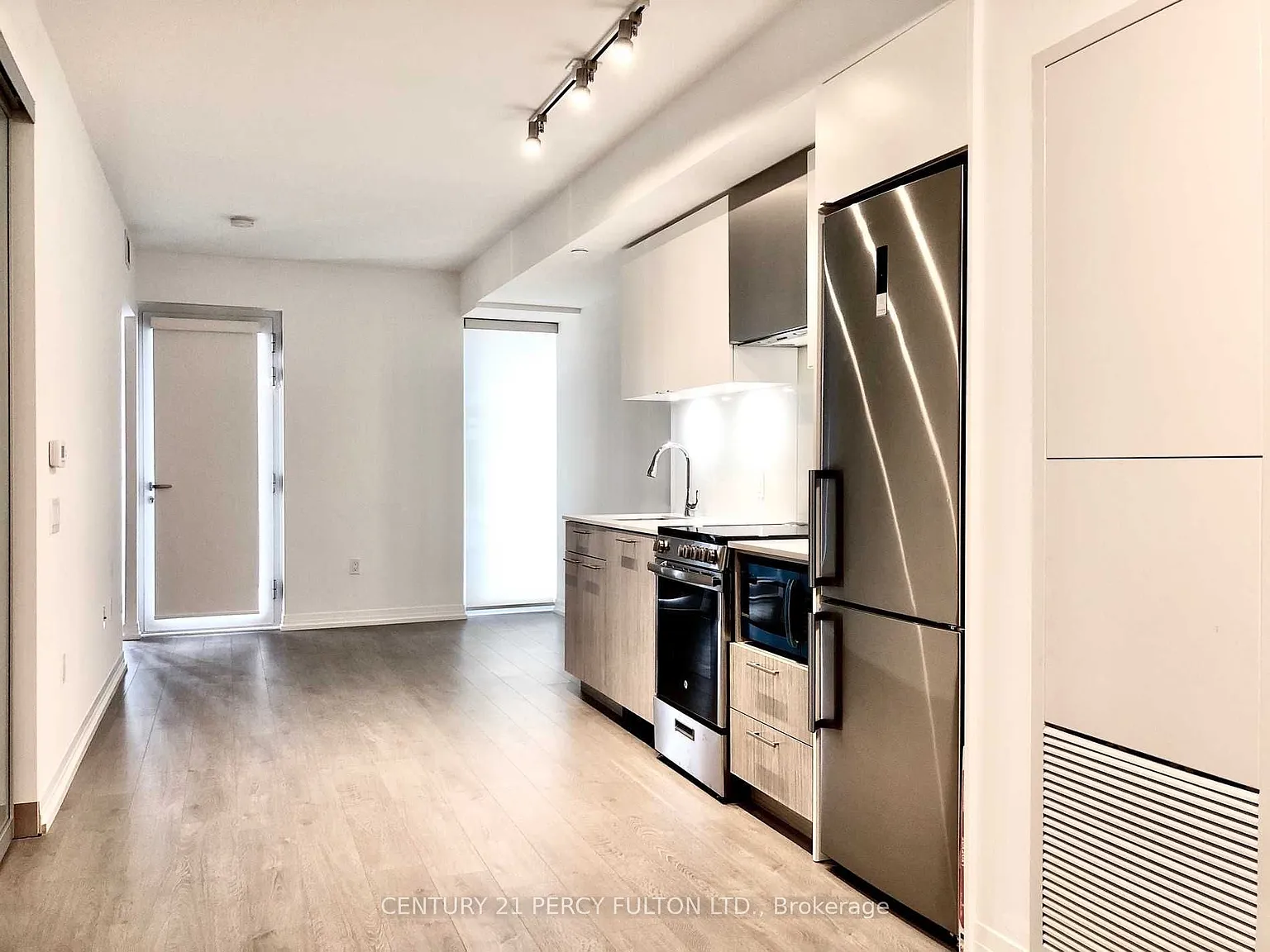 2 bed, $2,098 — Photo 3