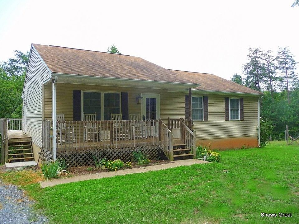 For Sale: 143 HOLIDAY LANE, LYNCHBURG, VIRGINIA 24504