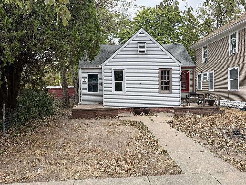 1021 N Jackson Ave #1