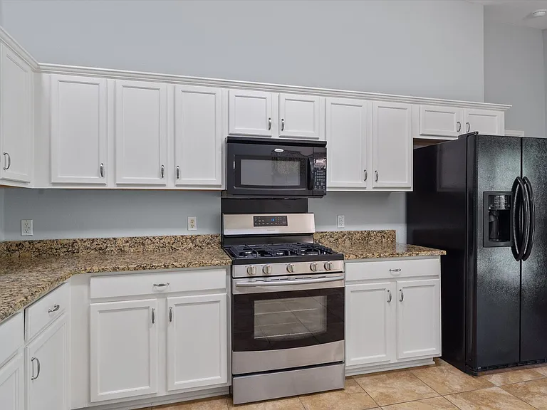 2304 Jesse Owens Dr — Photo 12