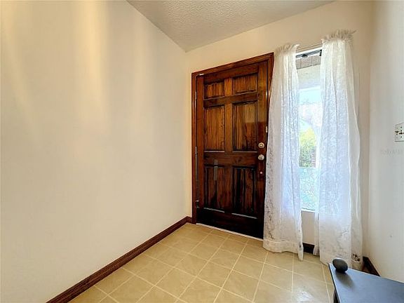 3rd image of 6237 Sleepyhollow Dr