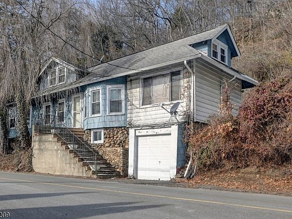 2nd image of 62 Pine Brook Rd