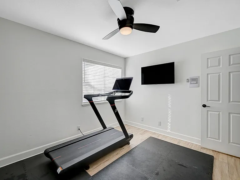 Inwood Dr — Photo 15