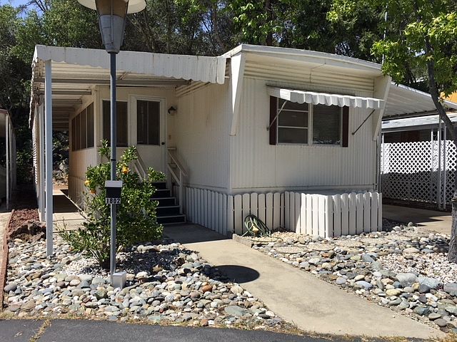 1st image of 1802 Lake View Dr
