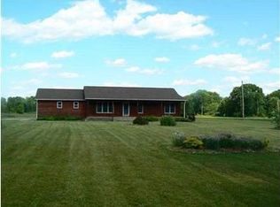 14099 Kane Rd, Stockbridge, MI 49285