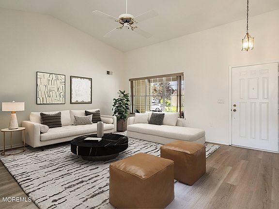 3rd image of 1101A Thornbury Lane