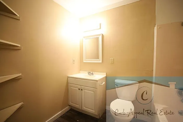 113 N Rogers St #3 — Photo 3