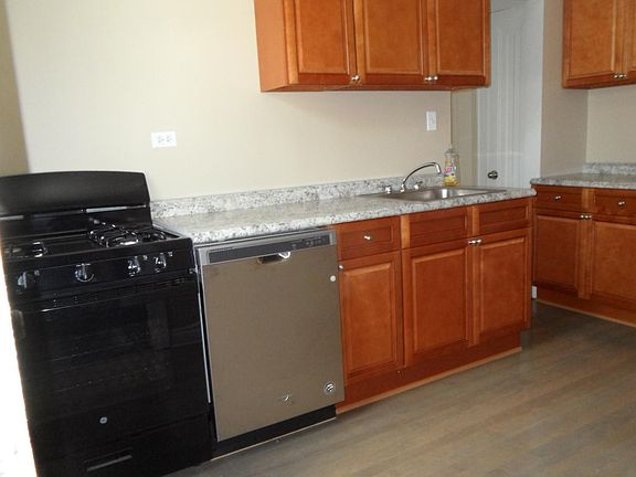 4th image of 6709 N Greenview Ave #2G