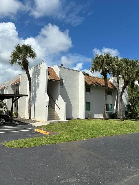 2 bed, 2.0 bath, 1141 sqft, $2,300 — Photo 1