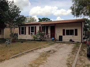825 N Almond St, Alice, TX 78332