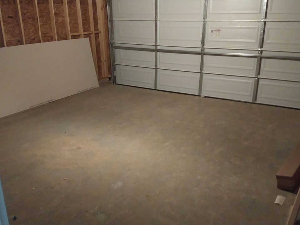 Attached 2 car garage