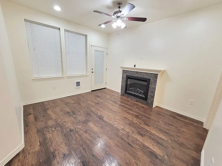J0442 - Provi — Photo 28
