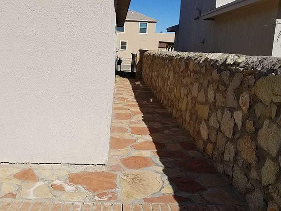 4th image of 11211 Redstone Wash Pl