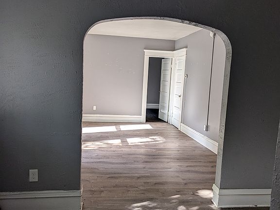 4th image of 614 Lafayette St #4