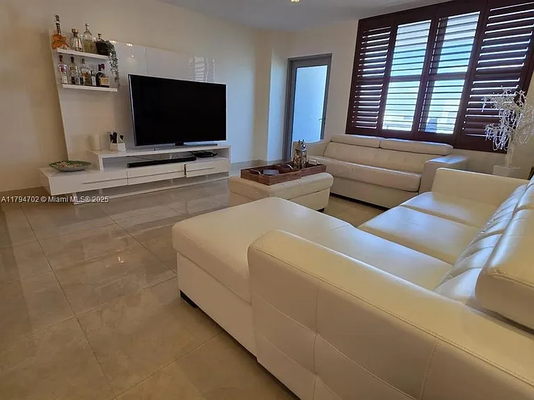 9225 Collins Ave #1409 — Photo 3