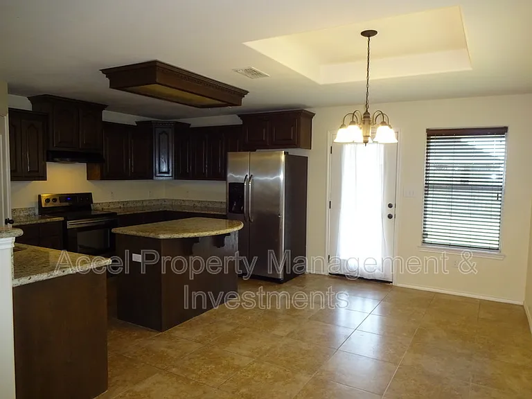 1906 Butkus Dr — Photo 4