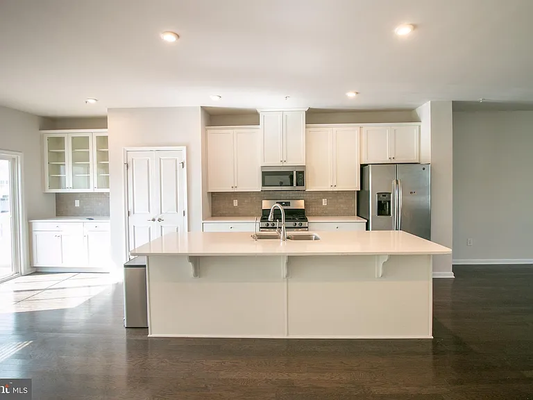 308 Blue Welsh St — Photo 1