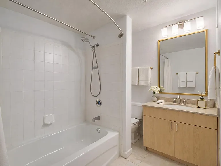 533 NE 3rd Ave #131 — Photo 33