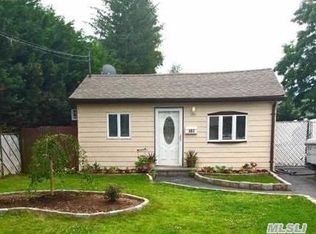 107 Myrtle Ave, West Islip, NY 11795