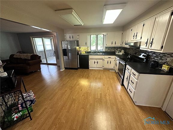 5th image of 1624 Woodhurst Dr
