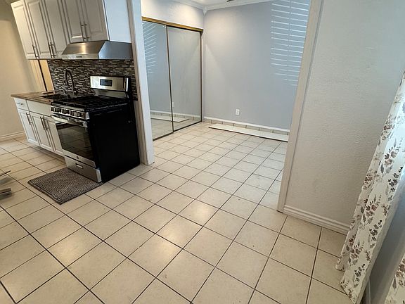 5th image of 13645 Beckner St #2