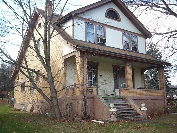 1702 Lincoln Way photo 1