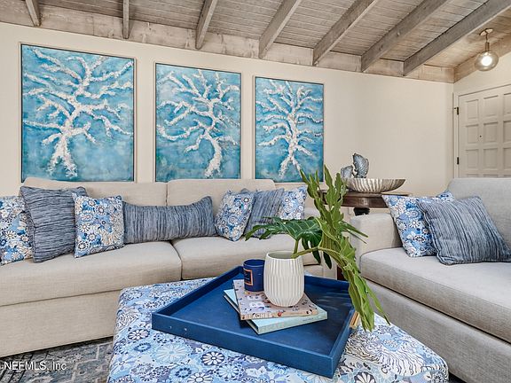 5th image of 2718 VERSAILLES Court