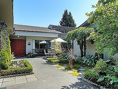 Lovely front door courtyard entrance