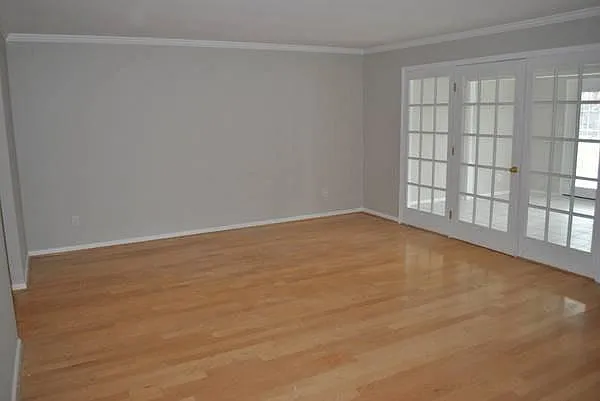 577 Dellingham Dr #B — Photo 11